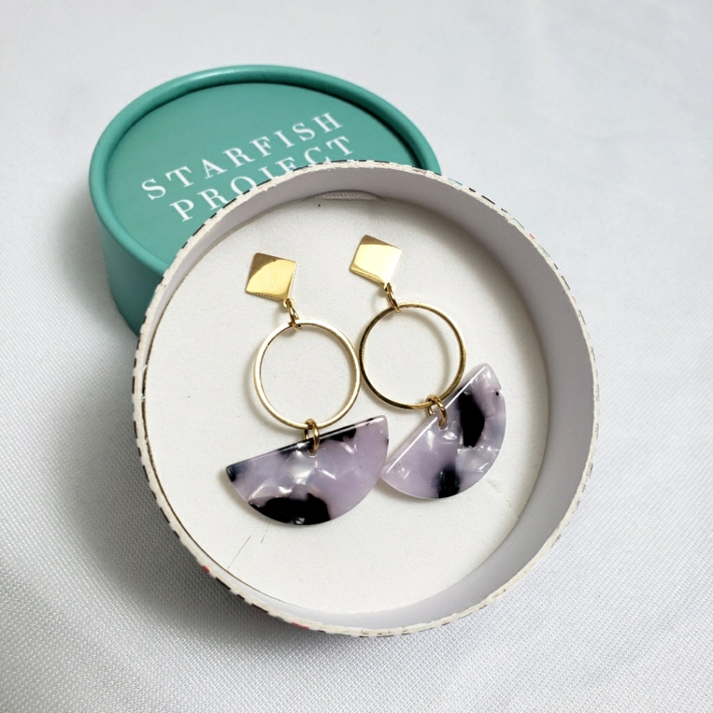 Elegant Marbled Dangle Earrings - Gold Diamond Stud